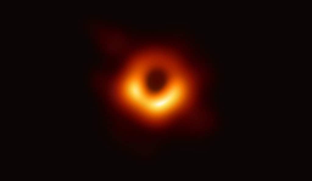 Photographing a Black Hole – or How to Turn Petabytes of Data Into a 100kB Picture